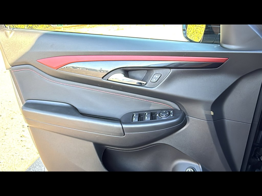 Used 2025 Chevrolet TrailBlazer RS w/ Convenience Package image 7