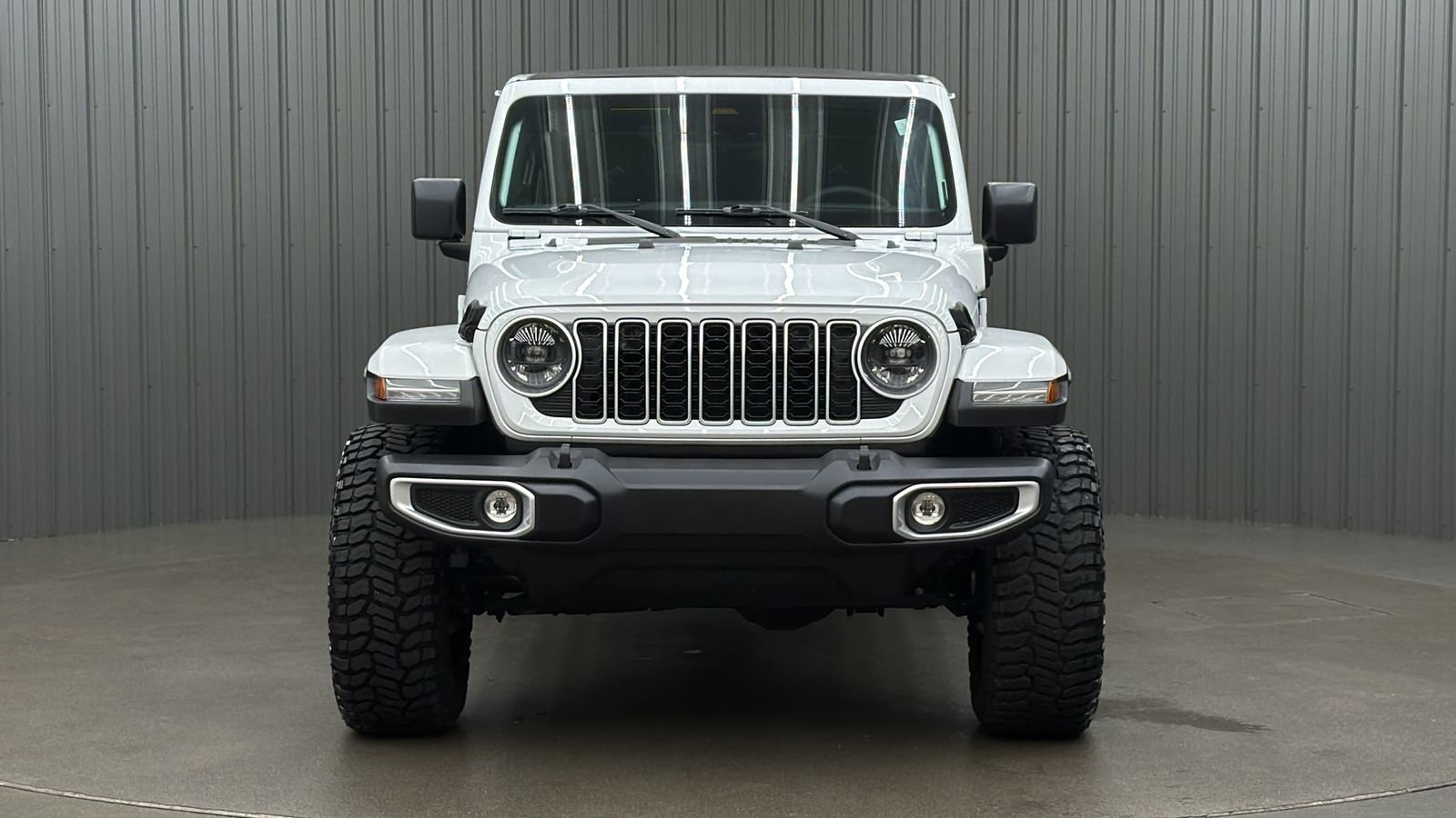 Used 2025 Jeep Wrangler Unlimited Sahara w/ Safety Group AWD/4WD image 8