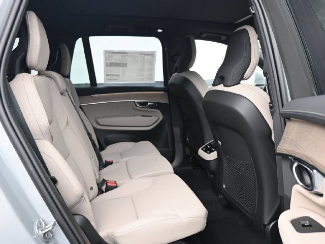 New 2026 Volvo XC90 B6 Plus w/ Protection Package Premier AWD/4WD image 12