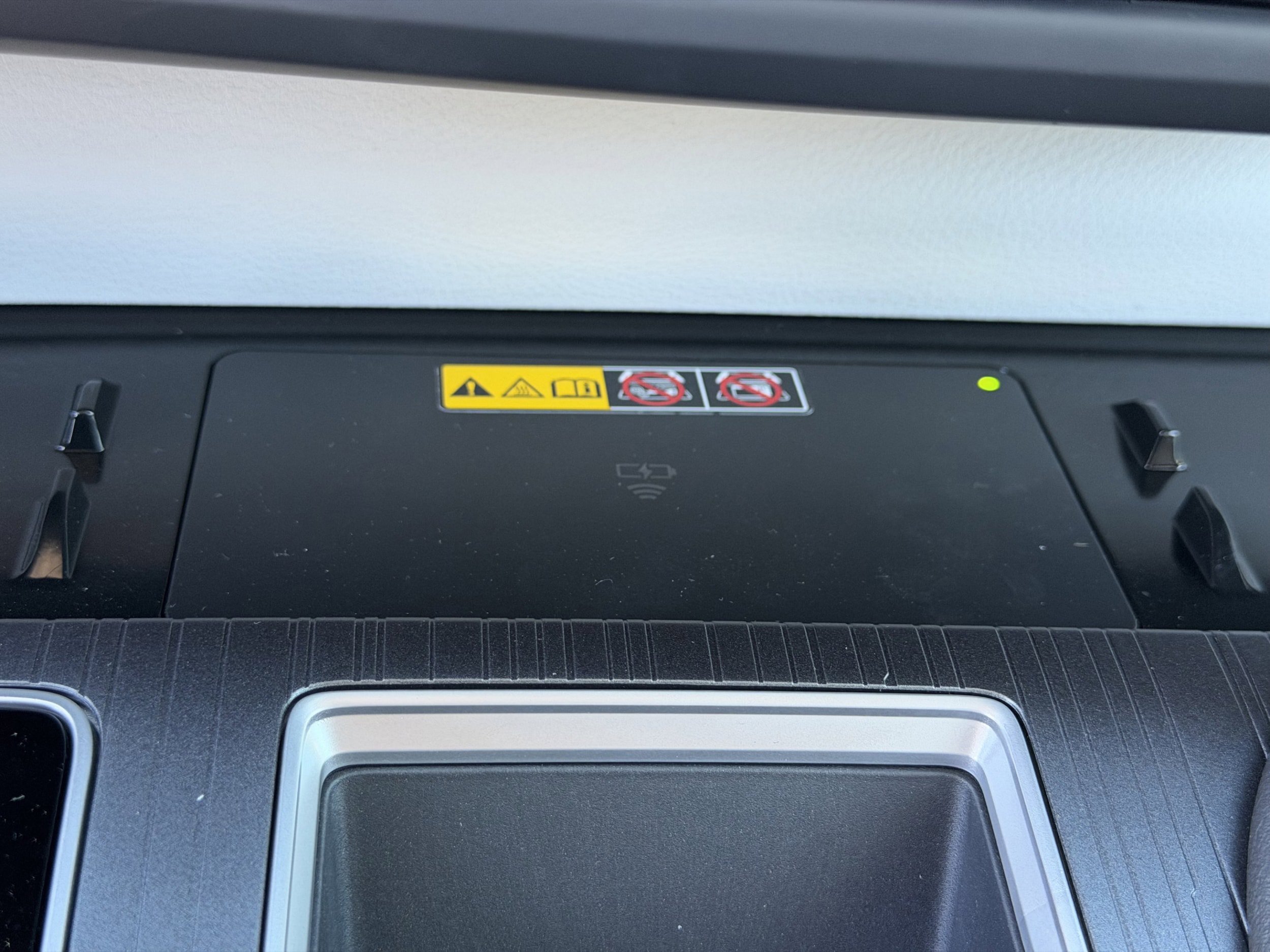 Certified 2025 Toyota Sienna XLE FWD image 12