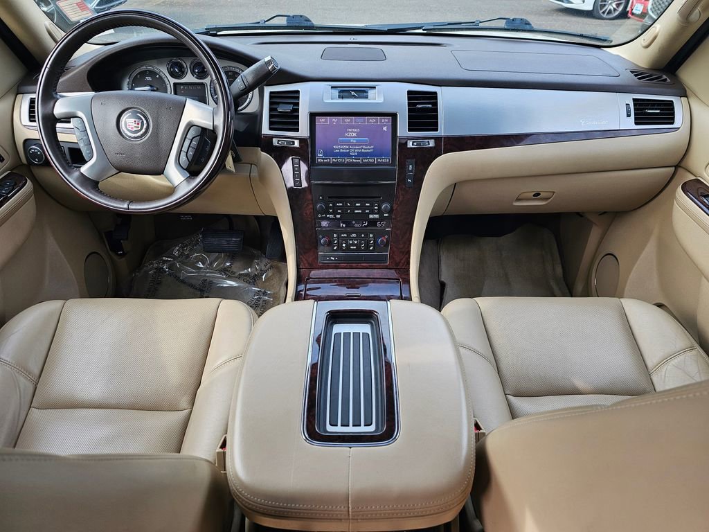 Used 2013 Cadillac Escalade Luxury AWD/4WD image 9
