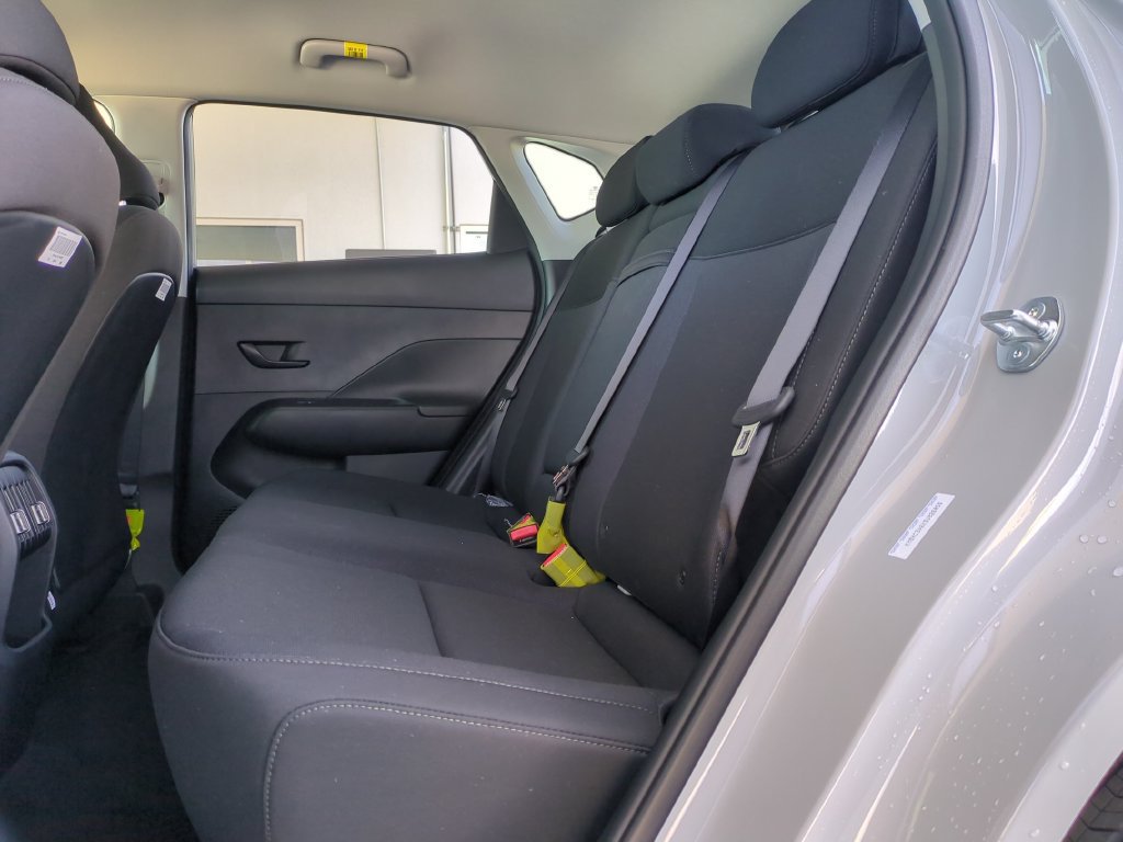 Used 2025 Hyundai Kona SEL FWD image 11
