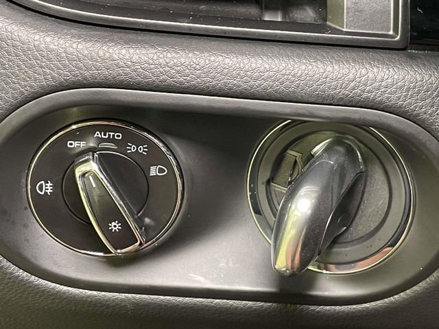 Certified 2025 Porsche Macan S AWD/4WD image 37
