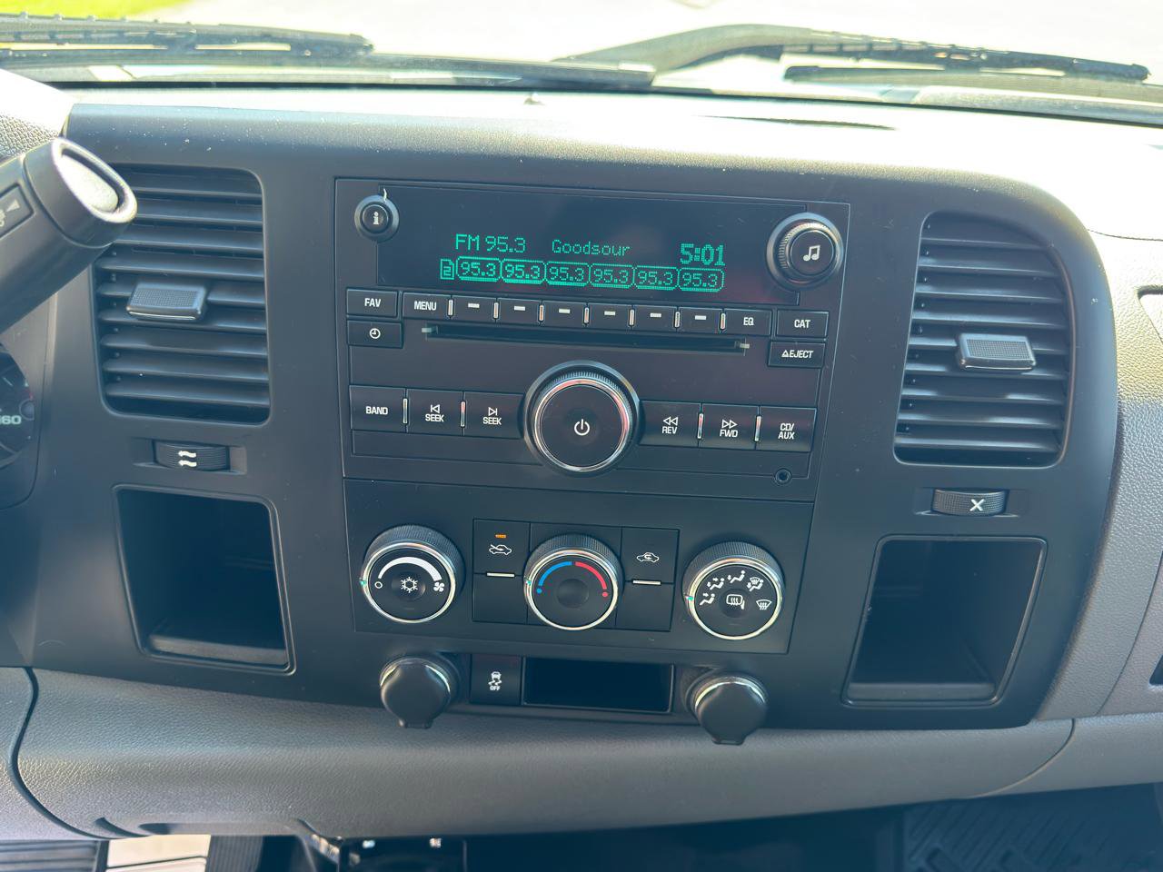 Used 2013 Chevrolet Silverado 1500 LS image 25