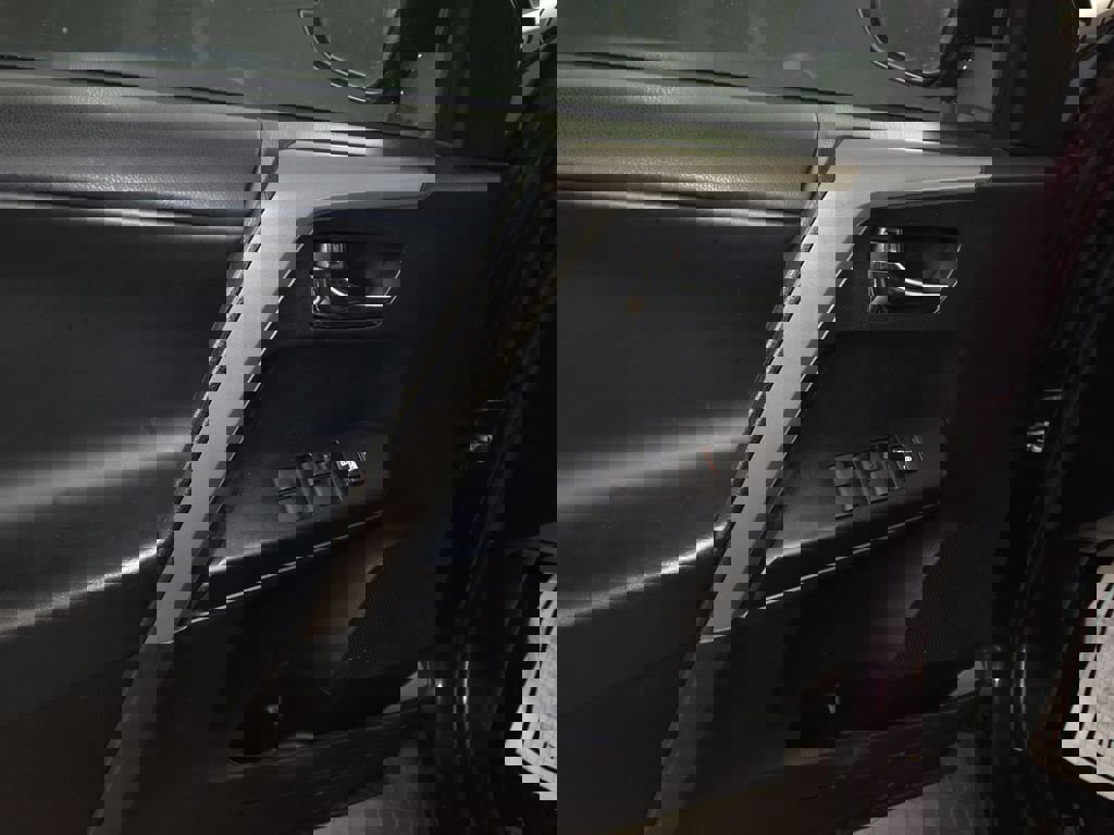 Used 2018 Toyota RAV4 XLE image 14