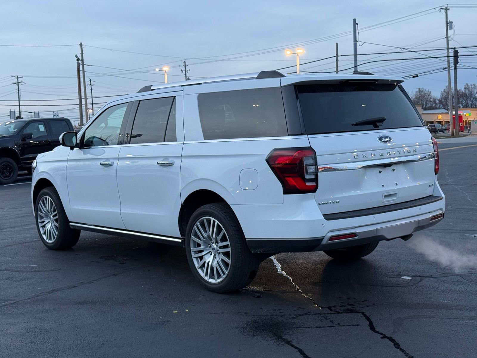 Used 2023 Ford Expedition Max Limited image 5