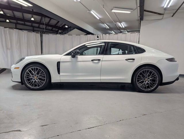 Used 2022 Porsche Panamera 4 Platinum Edition image 25