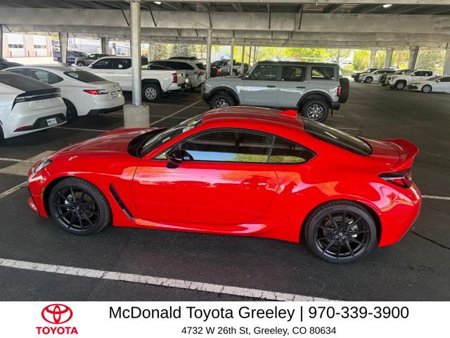Used 2025 Toyota GR86 Premium w/ ALL Weather Mat Package (TMS) RWD image 9