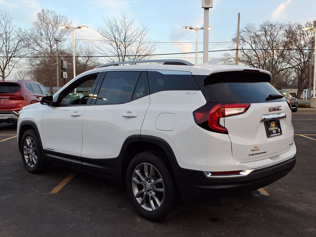 Used 2024 GMC Terrain SLT image 9