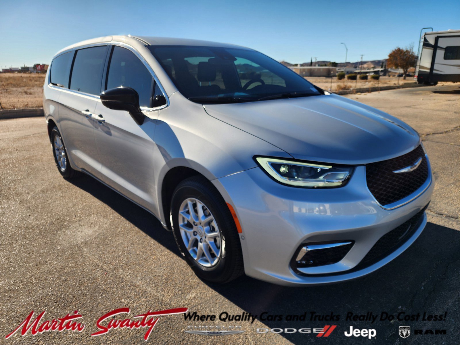 New 2026 Chrysler Pacifica Select FWD image 1