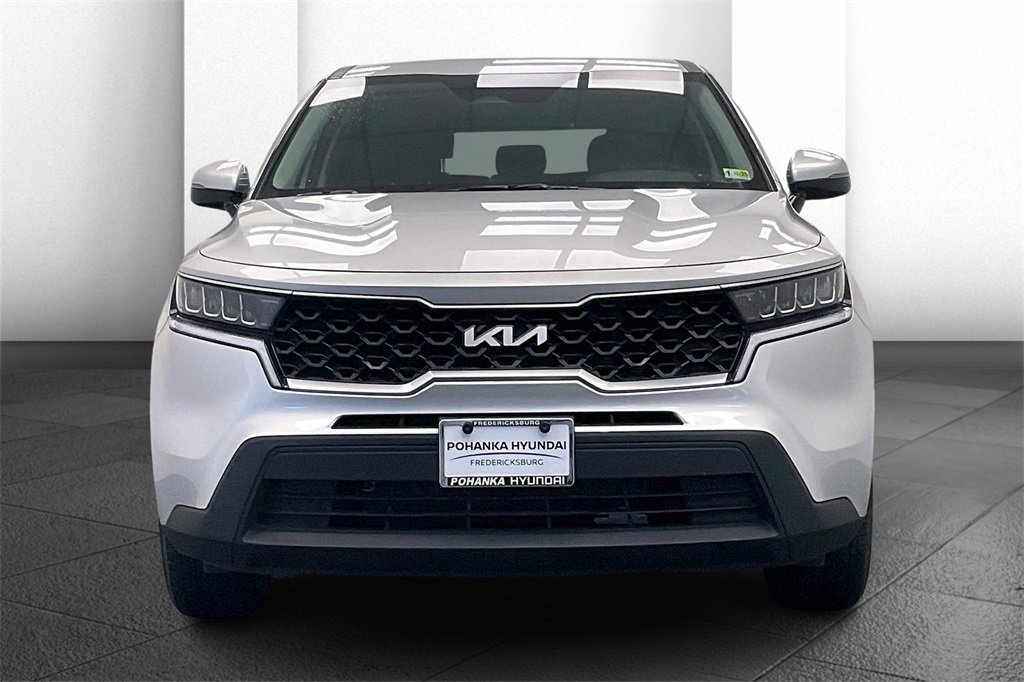 Used 2022 Kia Sorento LX image 2