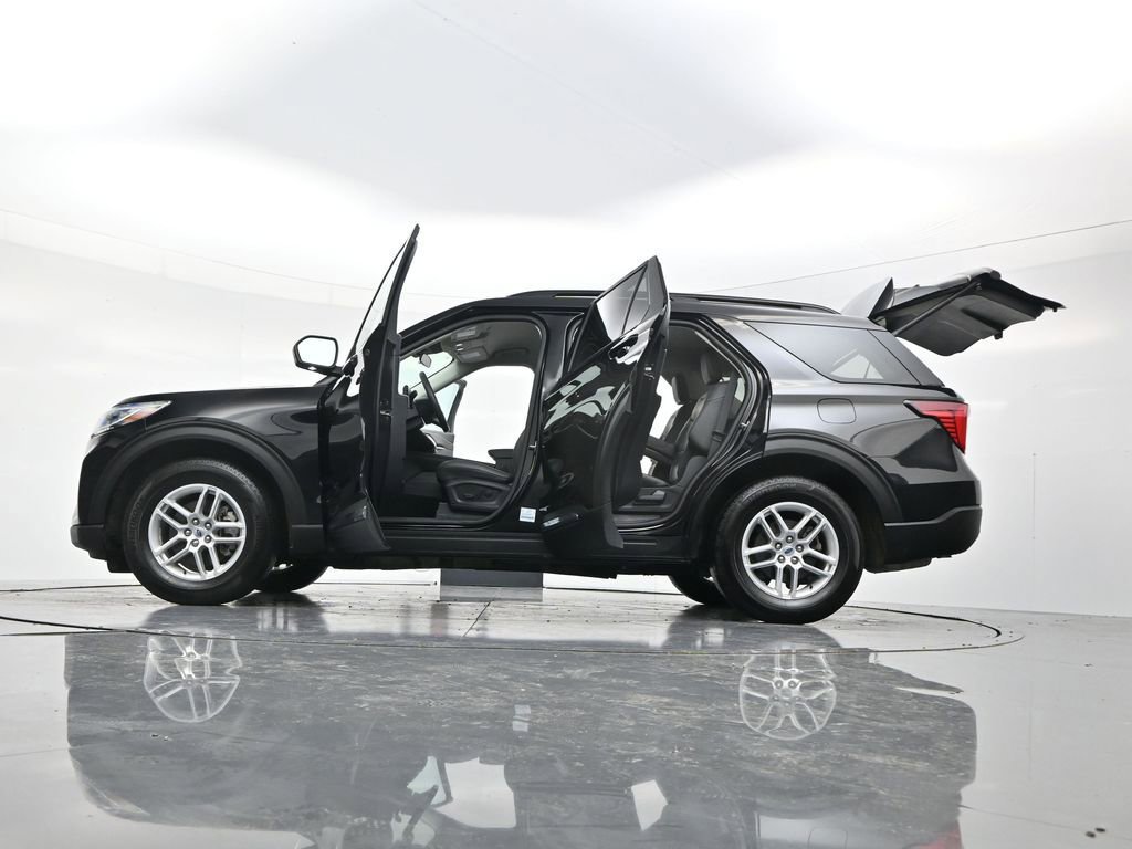 Used 2025 Ford Explorer Active w/ Active Comfort Package RWD image 63