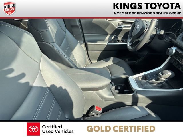 Used 2022 Toyota RAV4 XLE Premium image 8