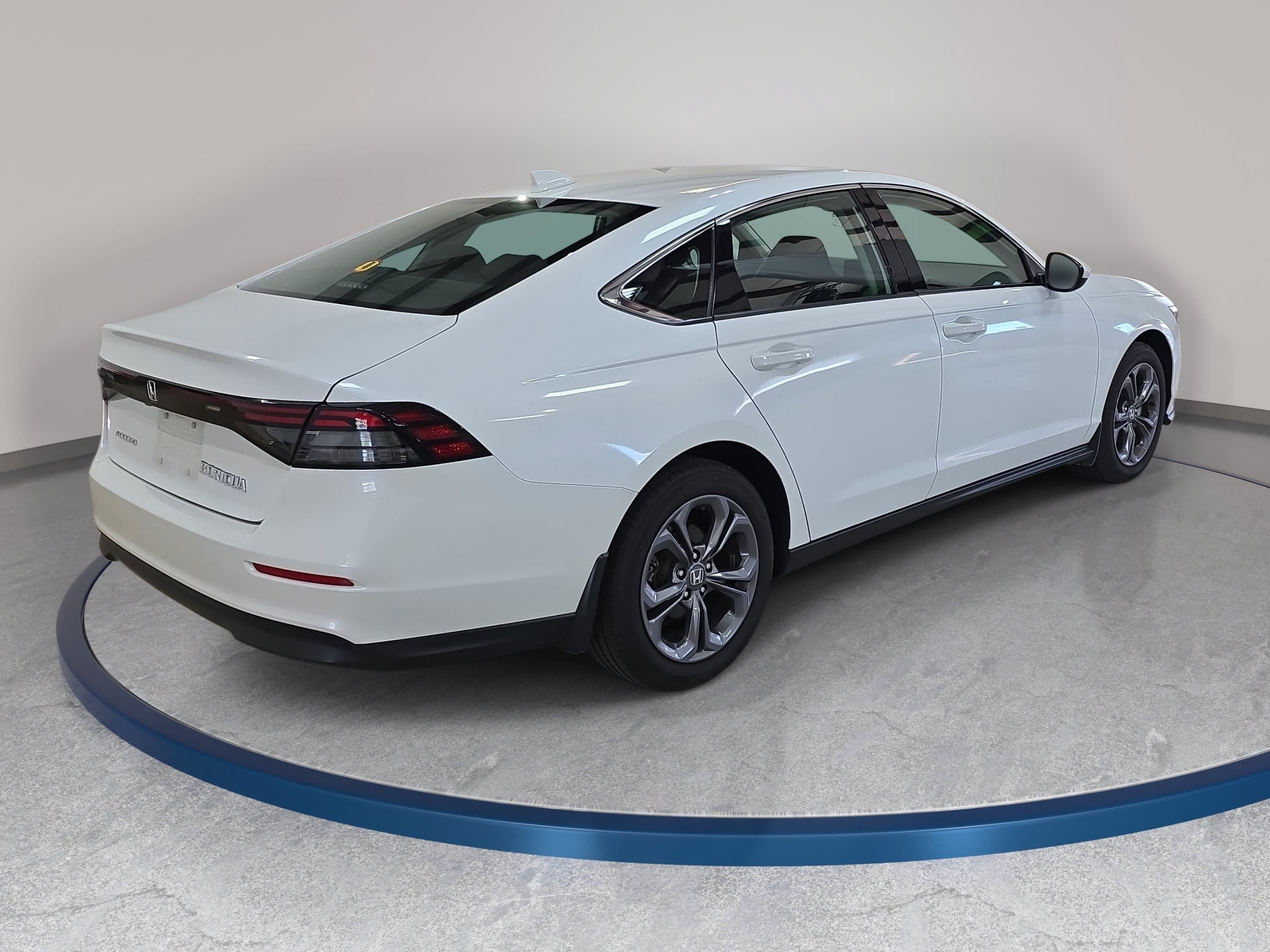 Used 2023 Honda Accord EX image 6