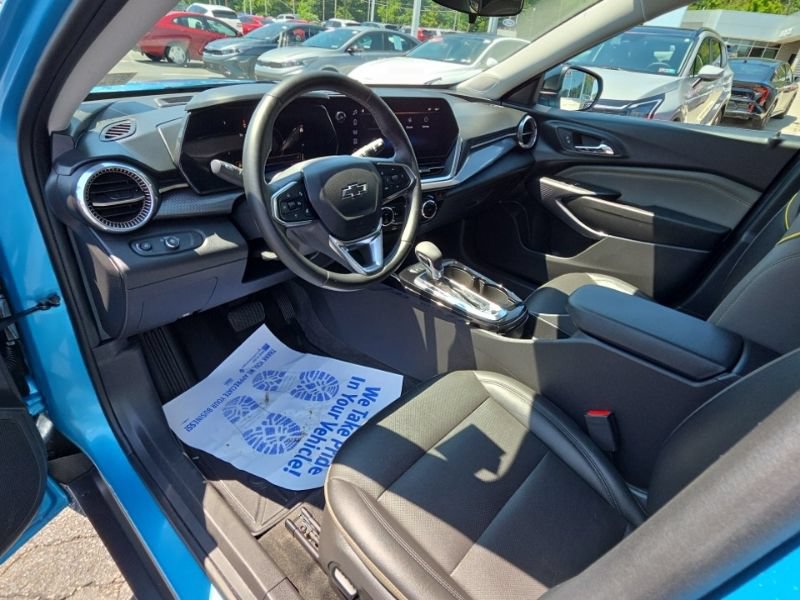 Used 2025 Chevrolet Trax ACTIV w/ Driver Confidence Package FWD image 22