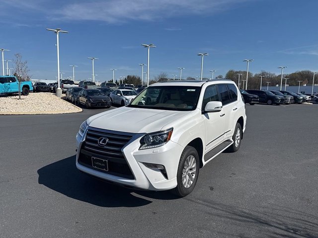 Used 2019 Lexus GX 460 Premium w/ Premium Package image 3