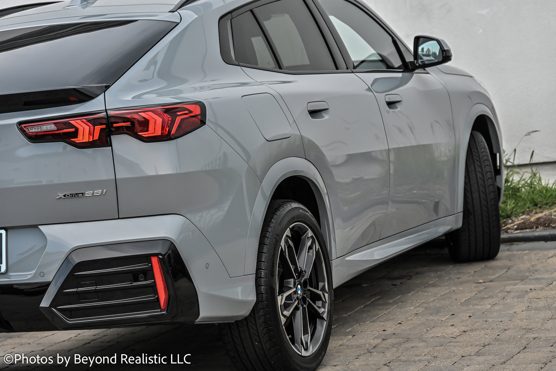 Used 2025 BMW X2 xDrive28i w/ Premium Package image 9