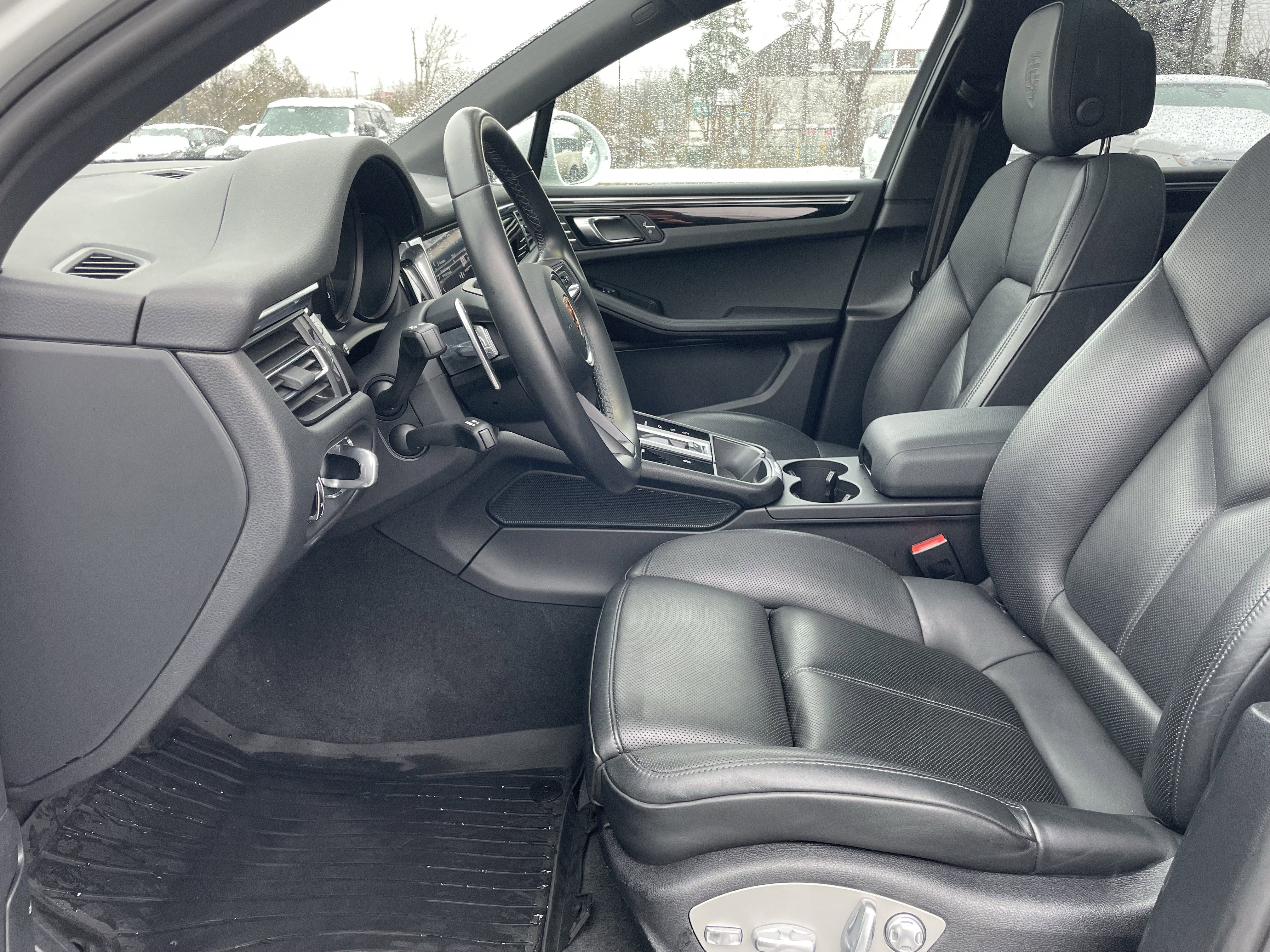 Used 2022 Porsche Macan image 14