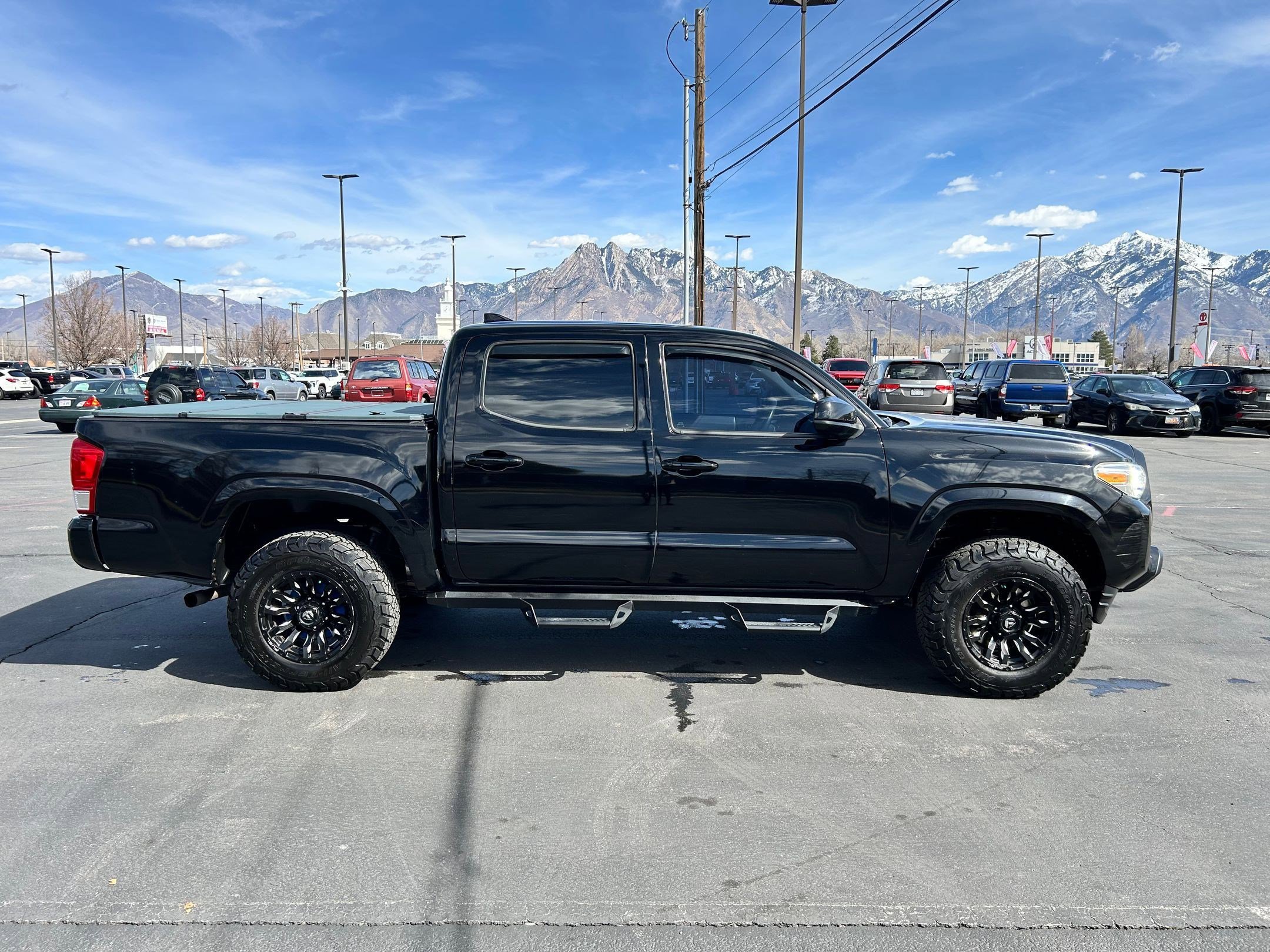 Used 2018 Toyota Tacoma SR image 6