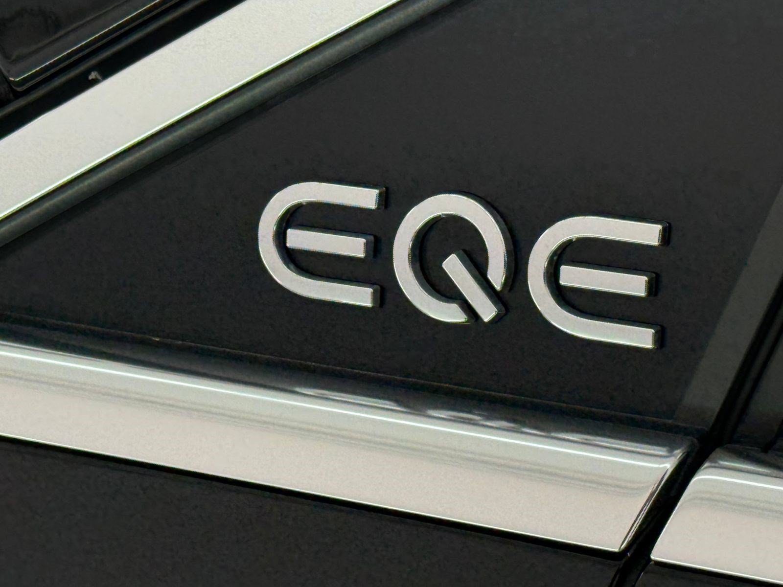 Certified 2023 Mercedes-Benz EQE 350+ 4MATIC SUV image 33