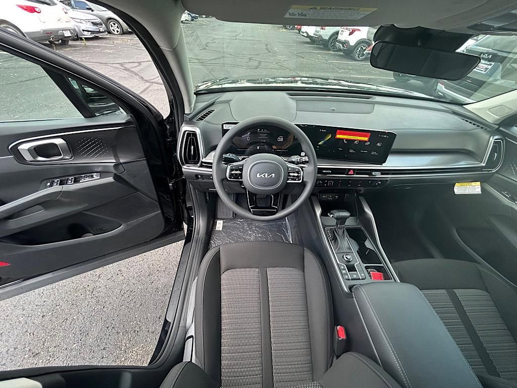 New 2025 Kia Sorento LX image 21