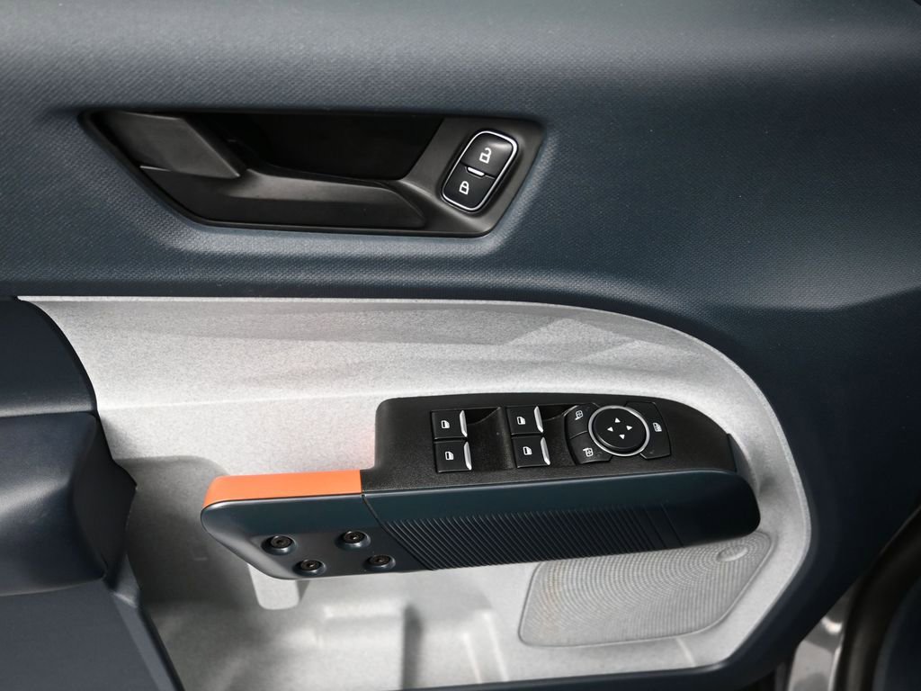 Certified 2023 Ford Maverick XLT image 12