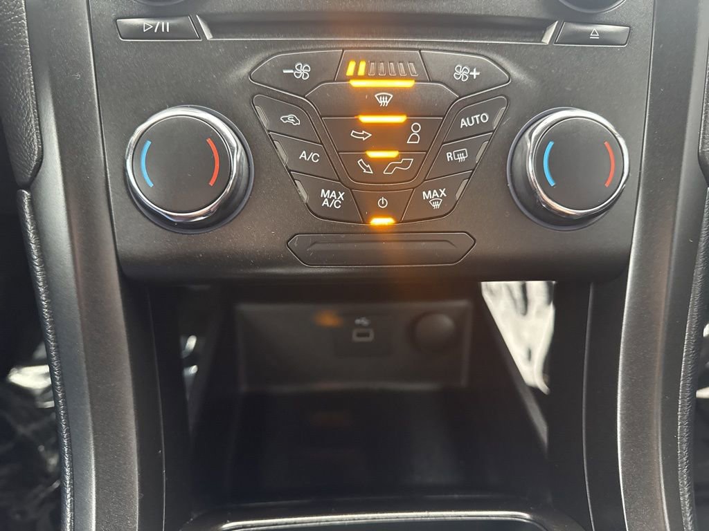 Used 2018 Ford Fusion SE w/ Equipment Group 601A image 19
