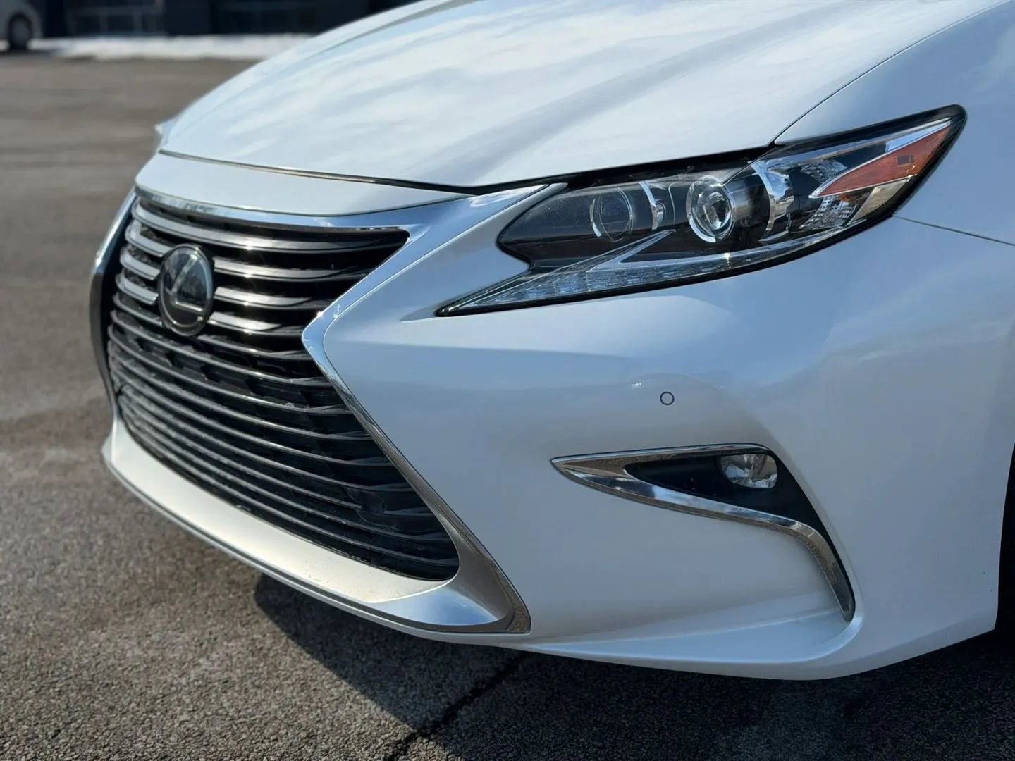Used 2017 Lexus ES 300h FWD image 8