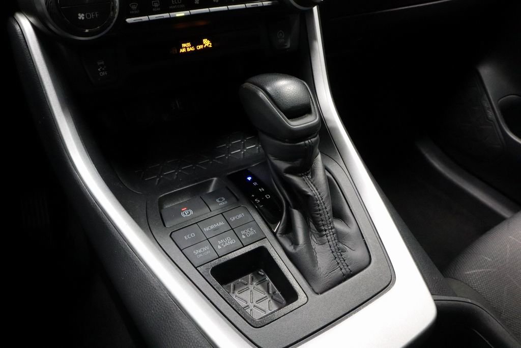 Used 2025 Toyota RAV4 XLE image 30