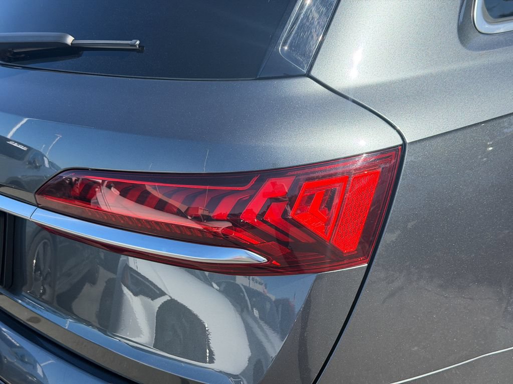 Used 2021 Audi SQ7 Premium Plus w/ Driver Assistance Package AWD/4WD image 8