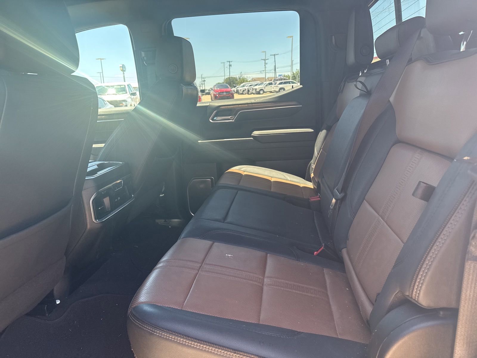Used 2023 Chevrolet Silverado 1500 High Country w/ Technology Package AWD/4WD image 10
