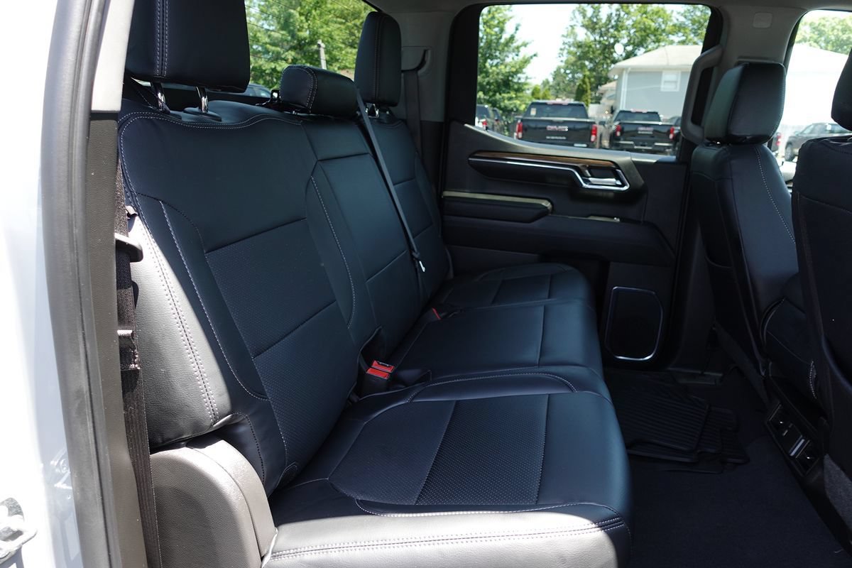 Used 2024 Chevrolet Silverado 1500 LT AWD/4WD image 29