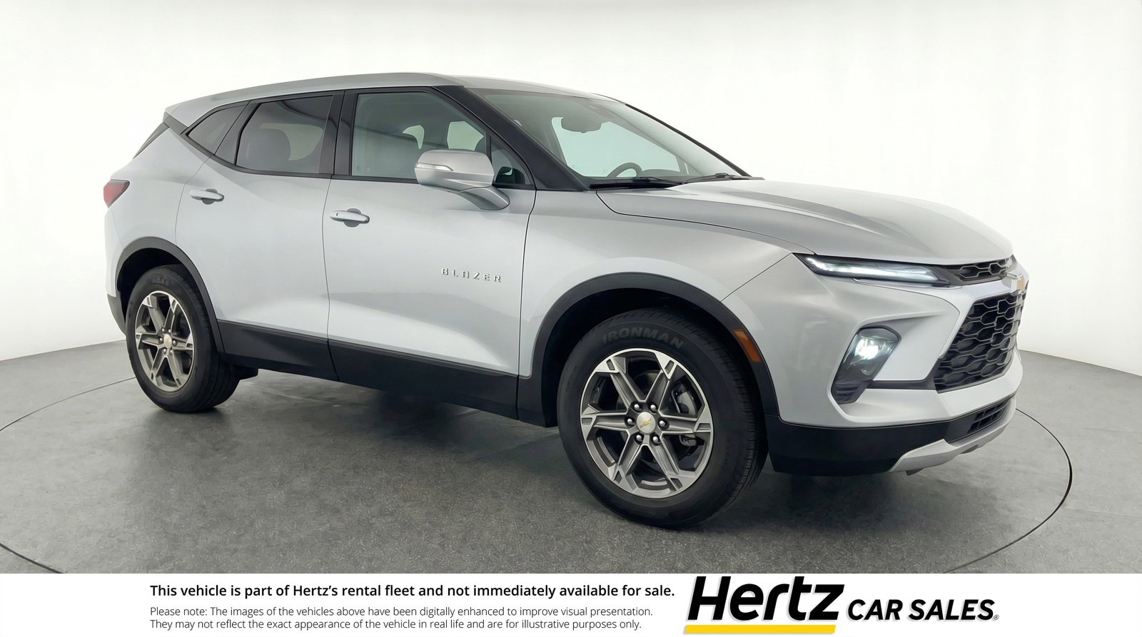 Used 2025 Chevrolet Blazer LT FWD image 1