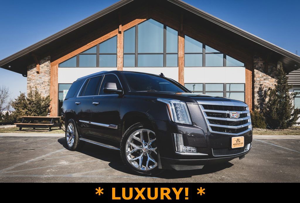 Used 2015 Cadillac Escalade Luxury image 1