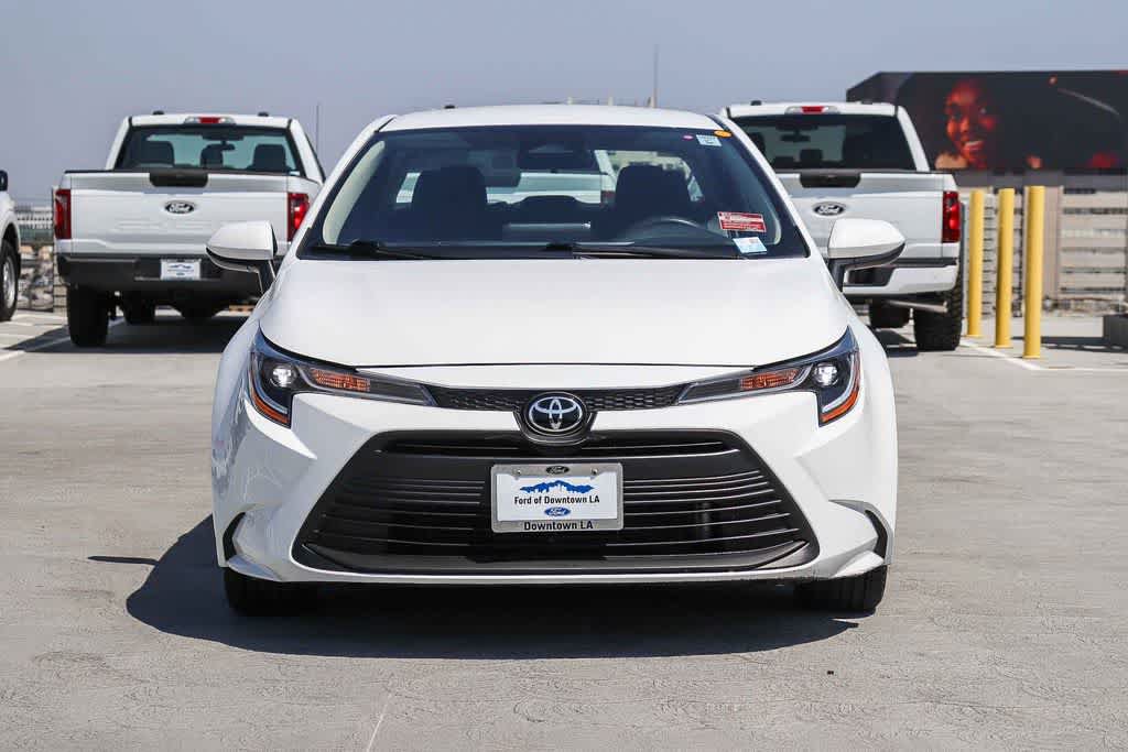 Used 2025 Toyota Corolla LE FWD image 2