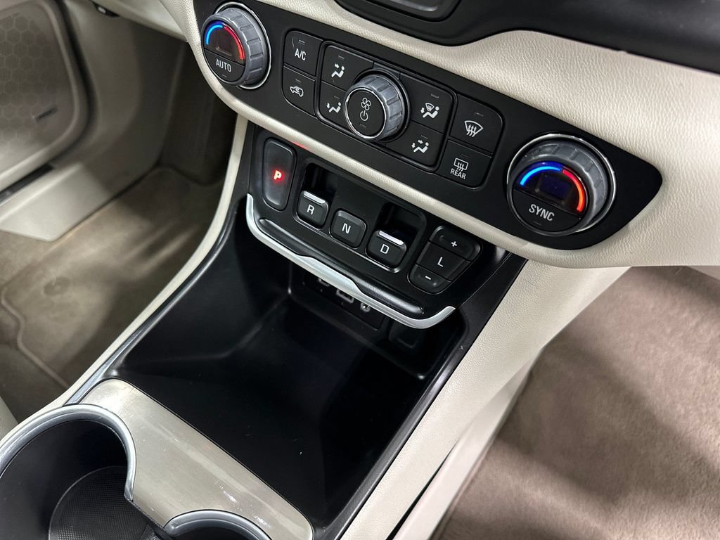Used 2020 GMC Terrain Denali w/ Denali Premium Package FWD image 21