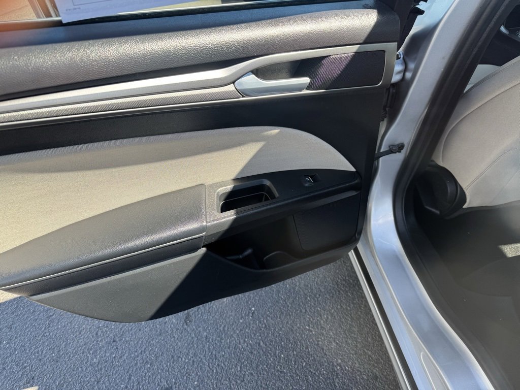 Used 2018 Ford Fusion S image 20