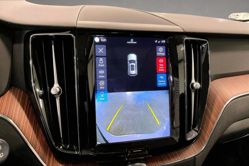 Certified 2023 Volvo XC60 B5 Plus AWD/4WD image 14