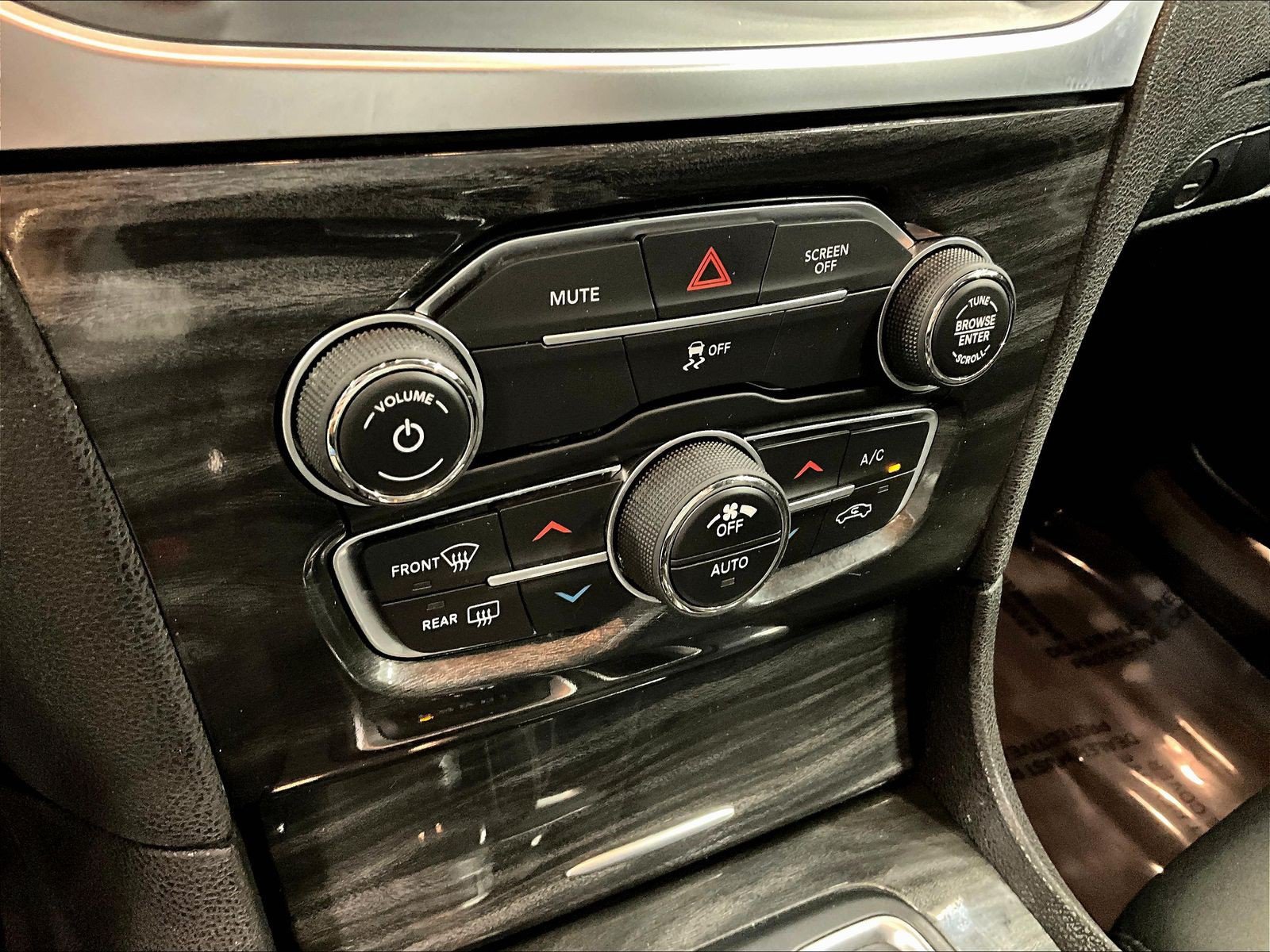 Used 2018 Chrysler 300 Touring w/ Sport Appearance Package RWD image 15
