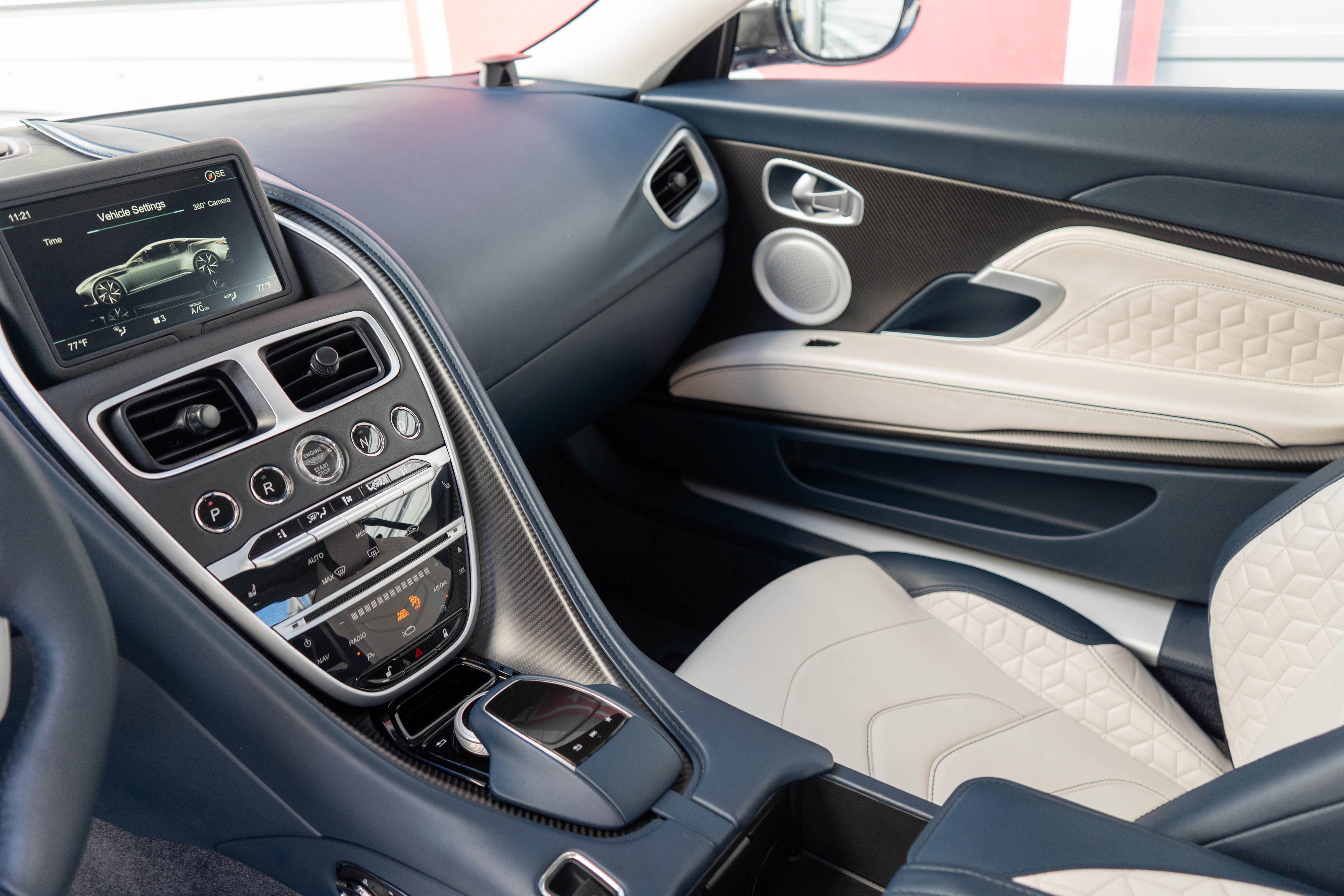 Used 2019 Aston Martin DBS Superleggera image 9