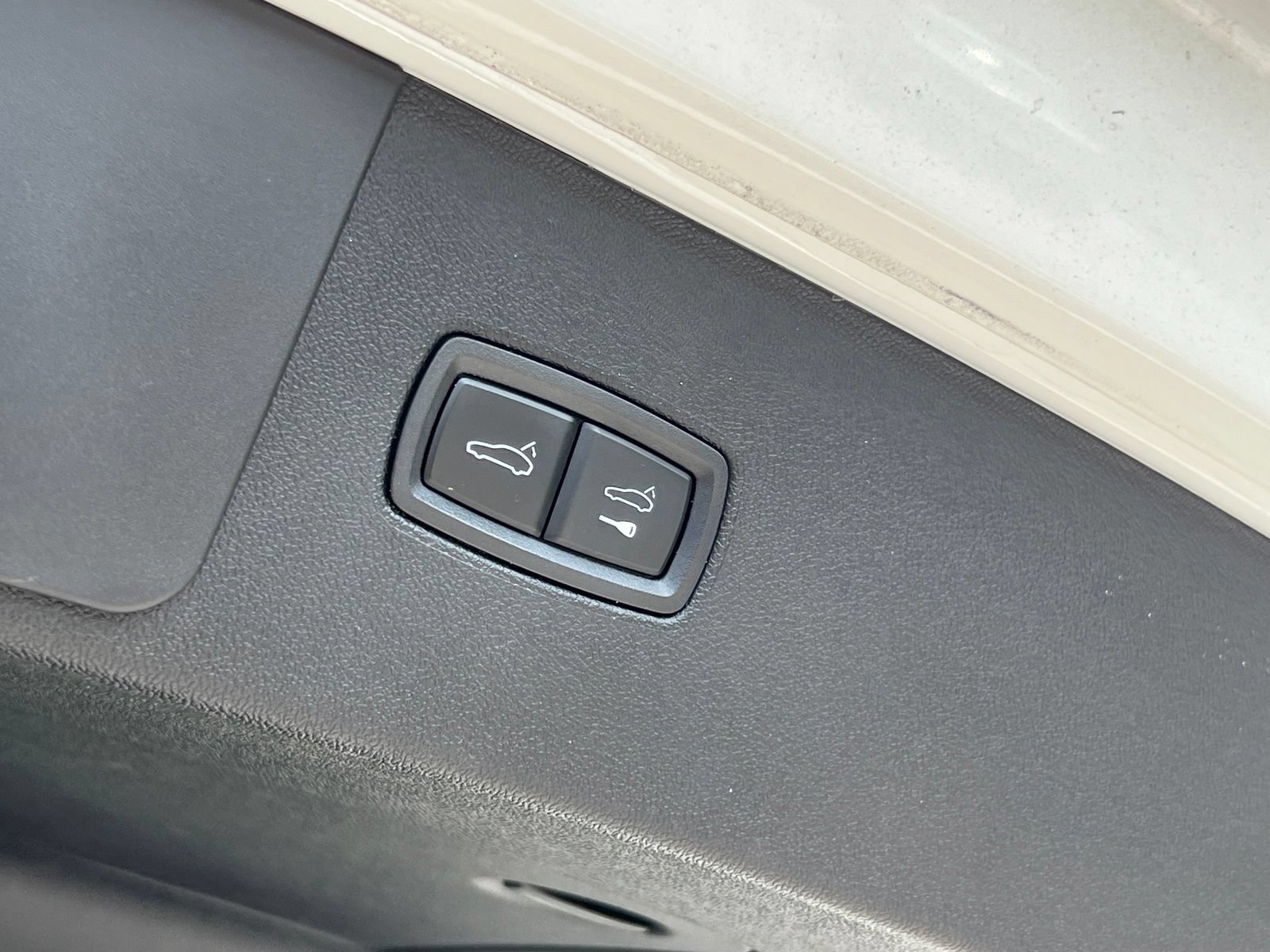 Certified 2023 Porsche Cayenne Platinum Edition AWD/4WD image 21