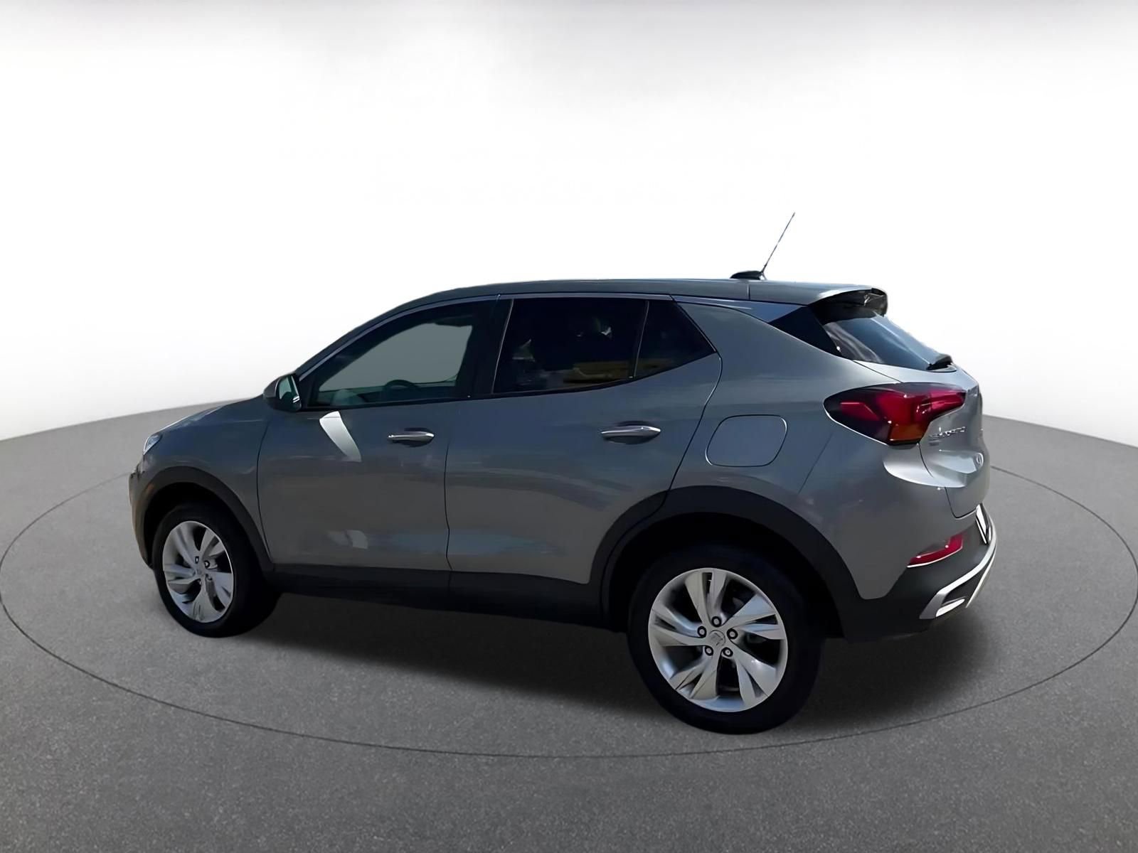 Used 2025 Buick Encore GX Preferred AWD/4WD image 10