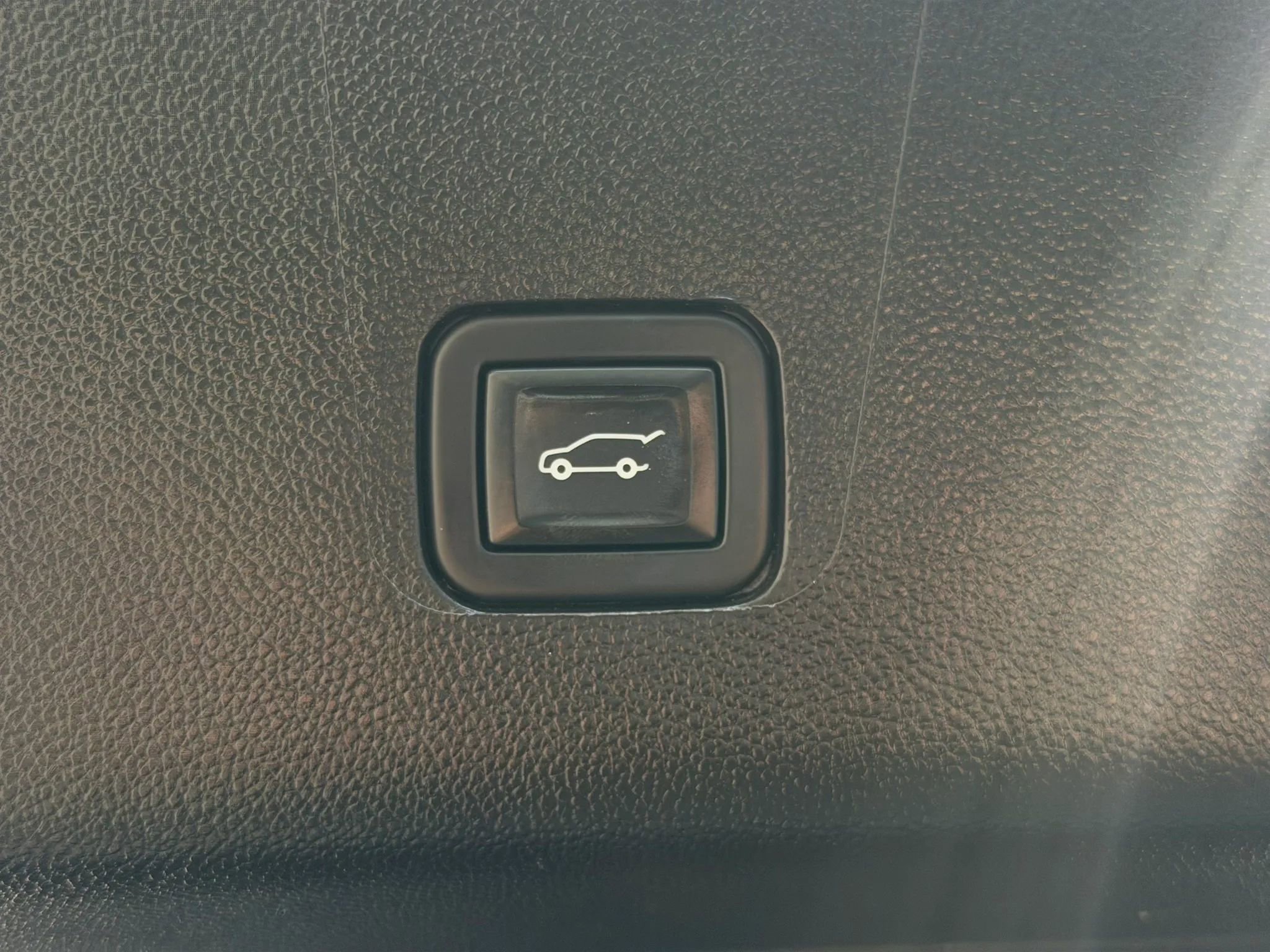 Used 2020 Chevrolet Traverse Premier image 17