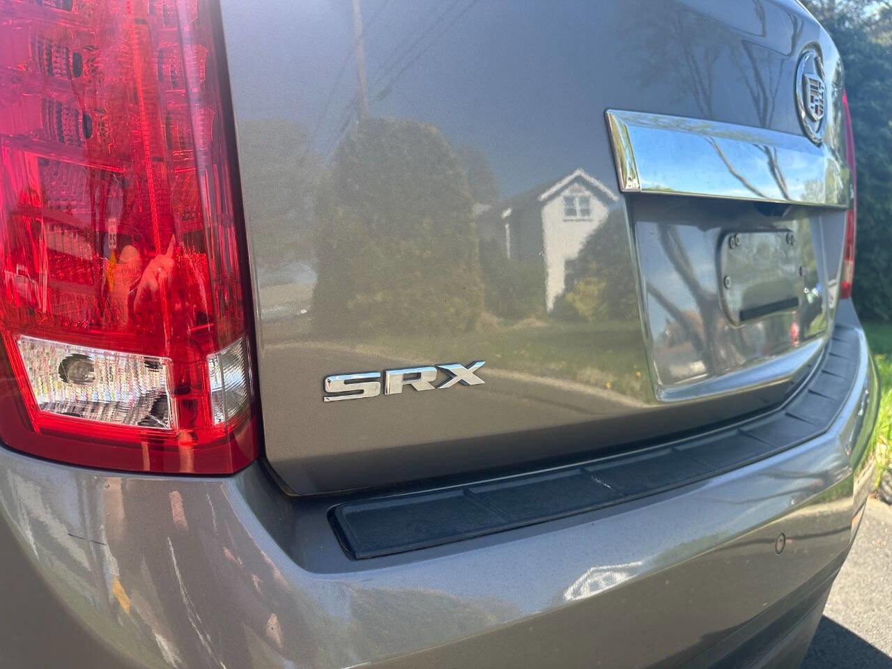 Used 2011 Cadillac SRX Luxury image 6