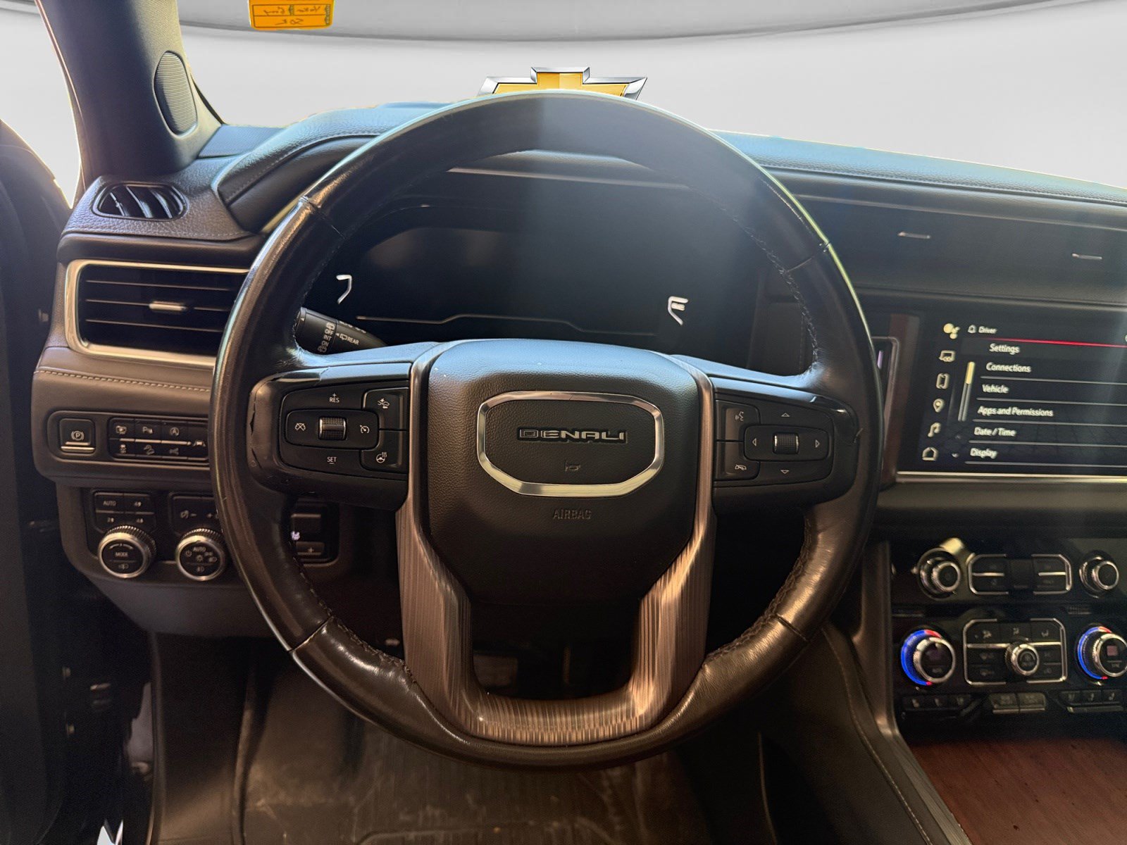 Used 2023 GMC Yukon Denali Ultimate AWD/4WD image 23