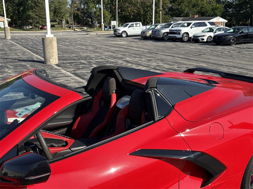 Used 2022 Chevrolet Corvette Stingray Premium Conv w/ Z51 Performance Package image 16