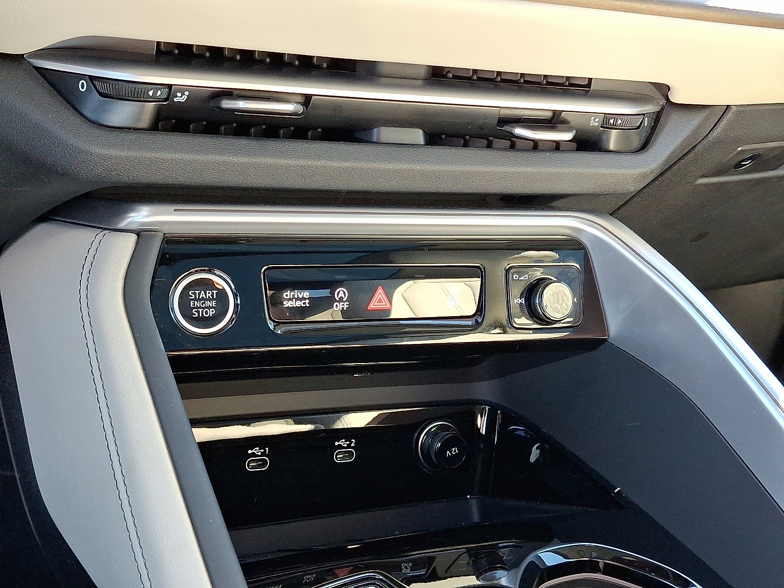 Used 2025 Audi Q5 Premium image 17