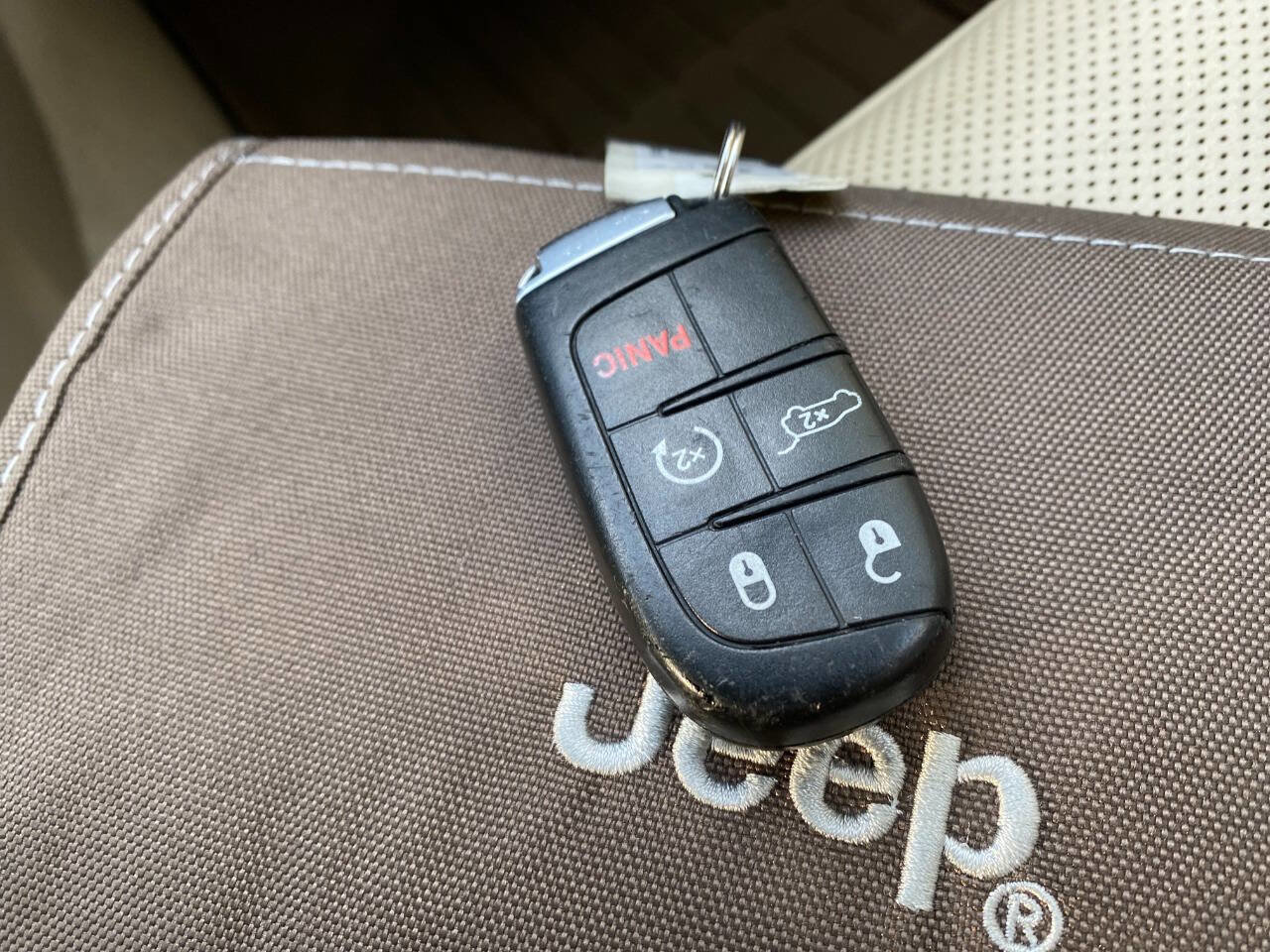 Used 2017 Jeep Grand Cherokee Overland image 21