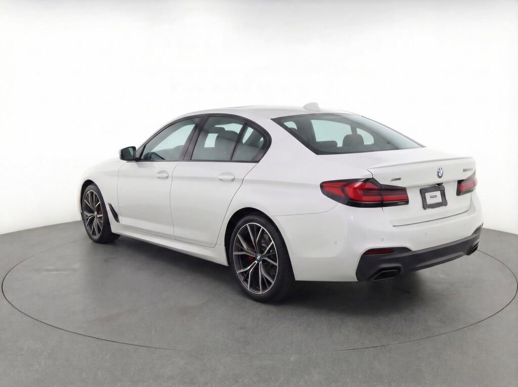 Used 2022 BMW M550i xDrive w/ Executive Package image 39