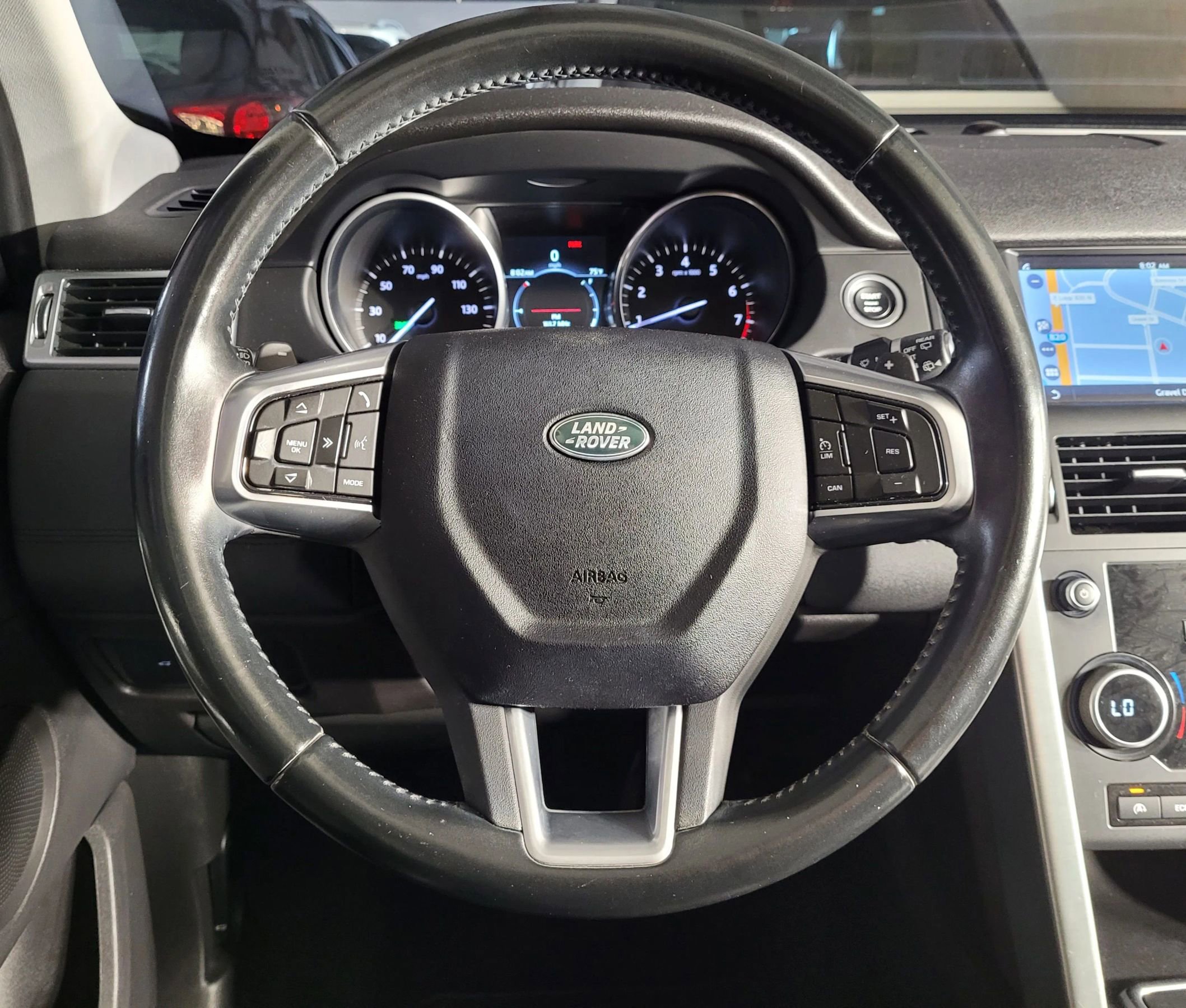 Used 2017 Land Rover Discovery Sport SE image 22